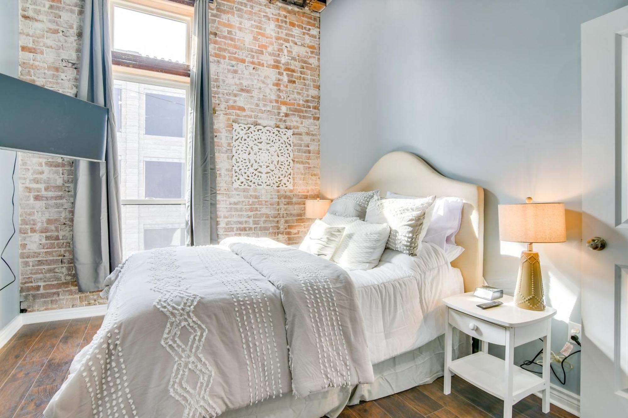 Dtwn Loft In The Heart Of Monett Pets Welcome! Buitenkant foto