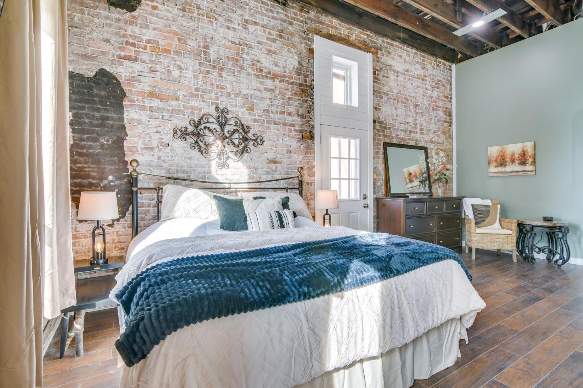 Dtwn Loft In The Heart Of Monett Pets Welcome! Buitenkant foto